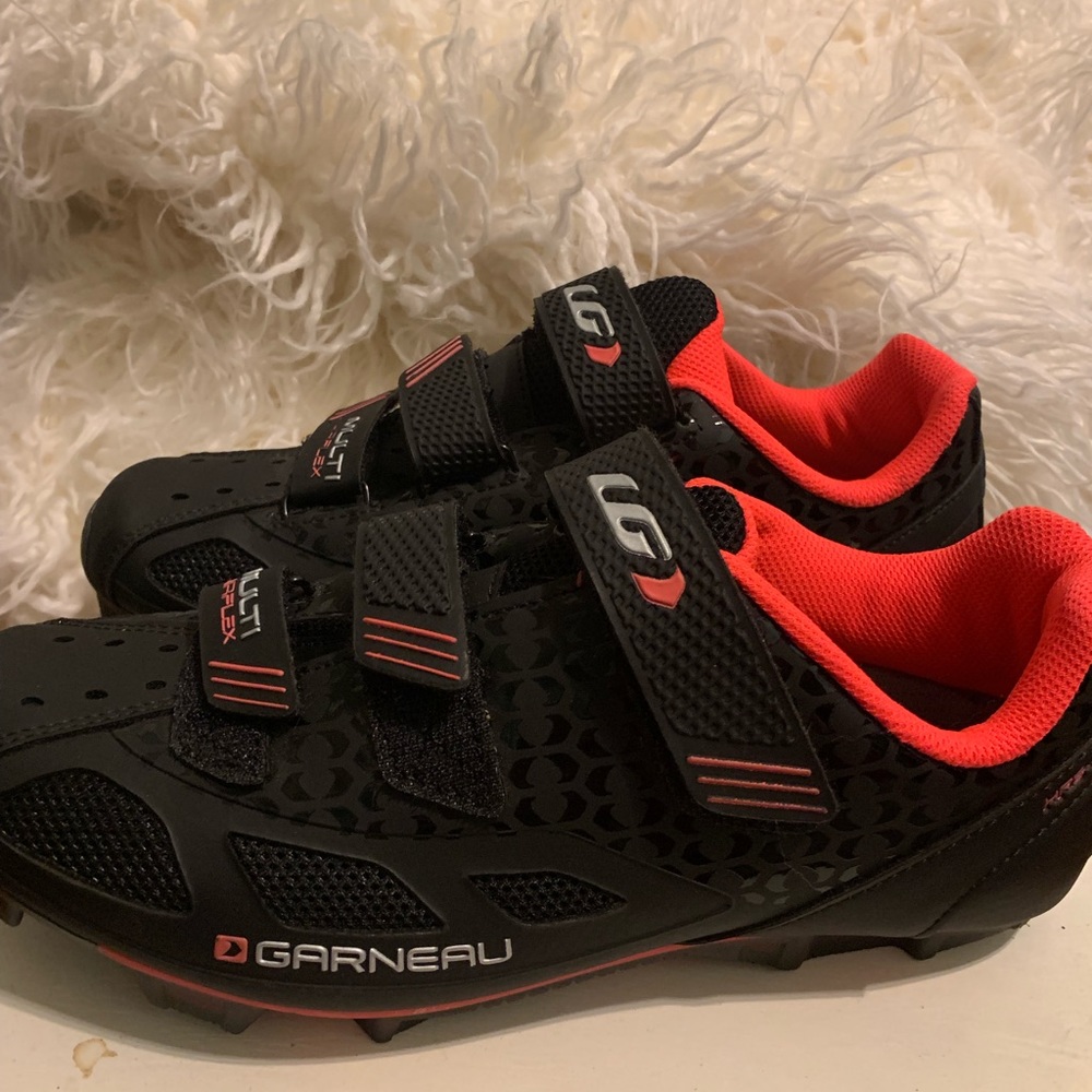Spin / cycle clip-on shoes - size 9
